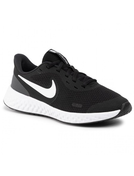 NIKE REVOLUTION V