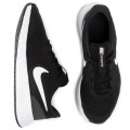 NIKE REVOLUTION V